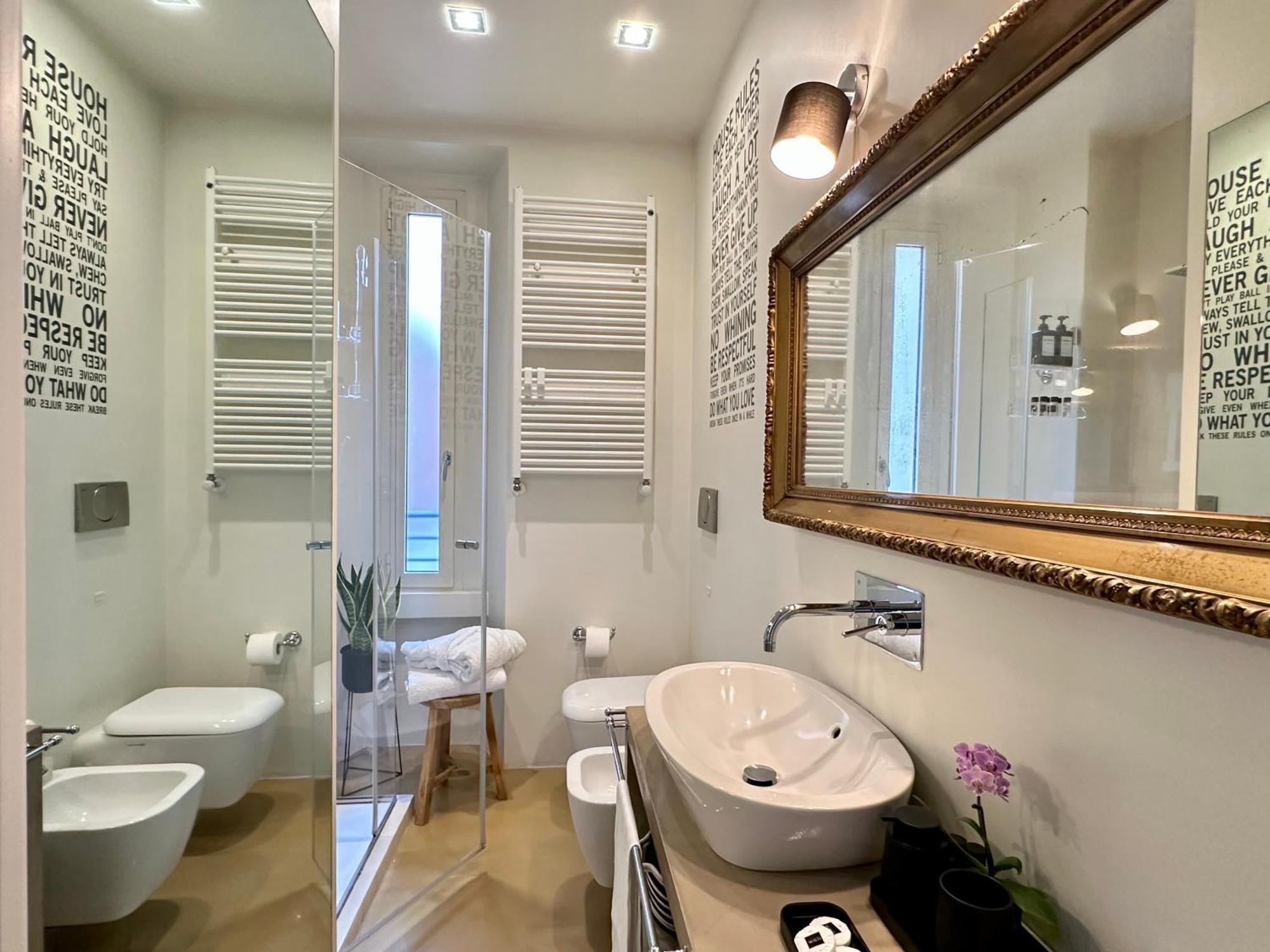 Lily Pads -Elegant Apartment- In The City Center Mediolan Zewnętrze zdjęcie
